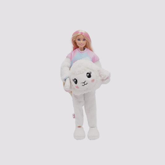 Barbie mit Plüschlamm