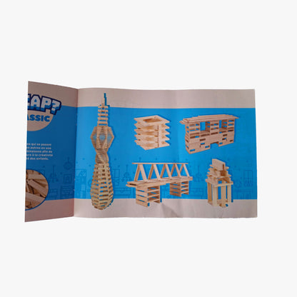 Mit Jeujura Tecap Color gebaute Türme und Brücken aus bunten Holzbausteinen