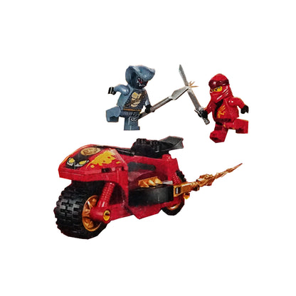 Flammen-Design des LEGO Ninjago Motorrads 71734